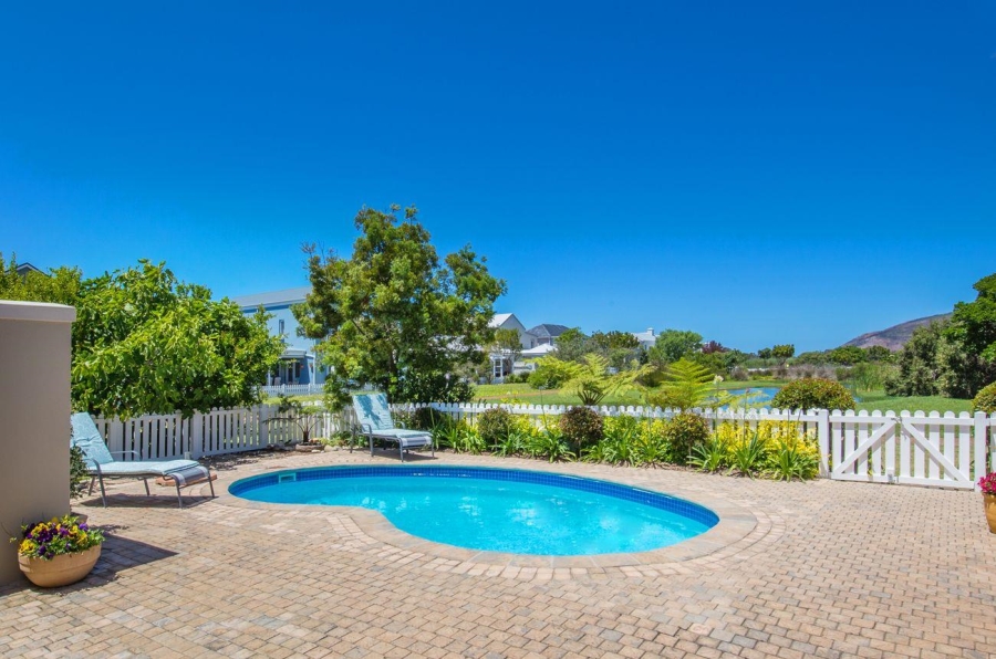 To Let 4 Bedroom Property for Rent in Thesen Islands Western Cape